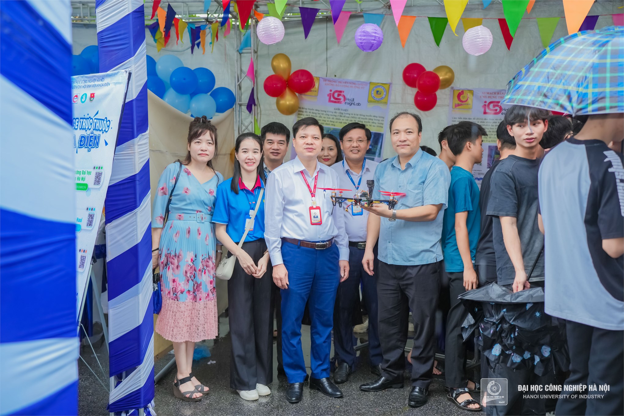 Sinh viên K19 - Hân hoan ngày tựu trường