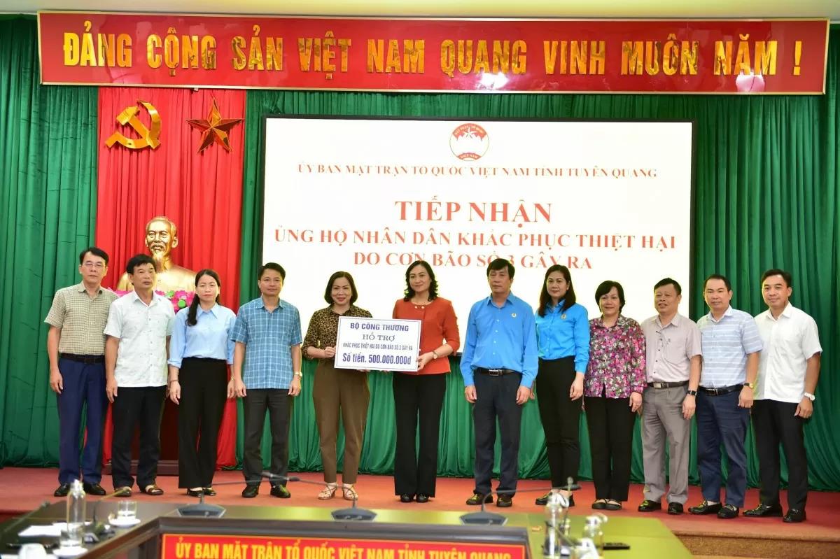 CẬP NHẬT LIÊN TỤC hoạt động ủng hộ, giúp đỡ đồng bào khắc phục hậu quả bão lụt của ngành Công Thương