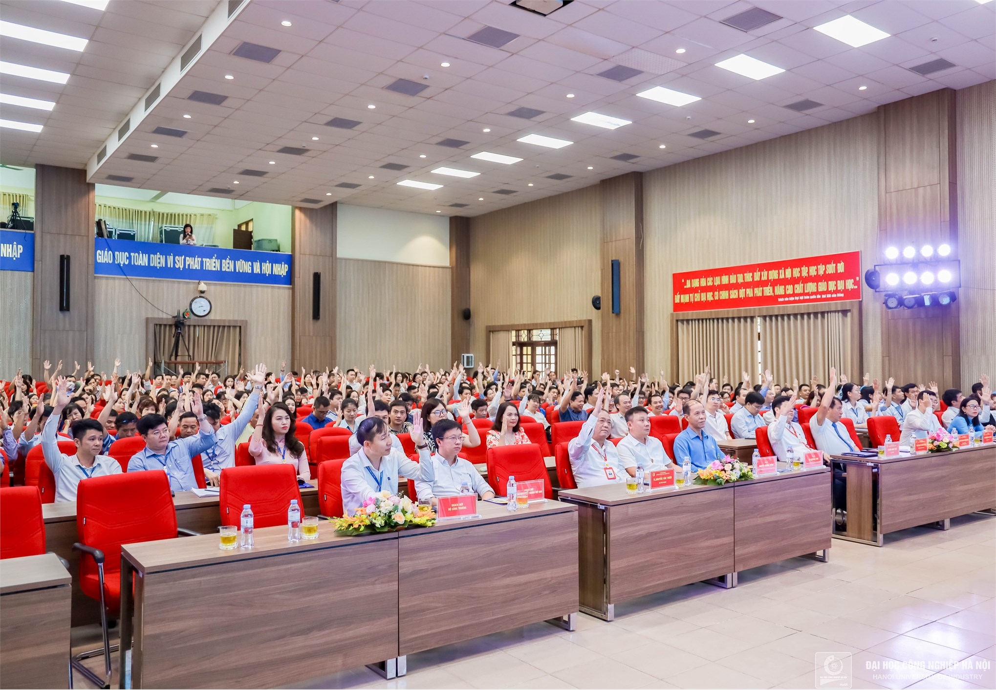 Trường Đại học Công nghiệp Hà Nội: Phát huy hiệu quả tự chủ - Chuyển đổi số mạnh mẽ - Đẩy mạnh hội nhập quốc tế