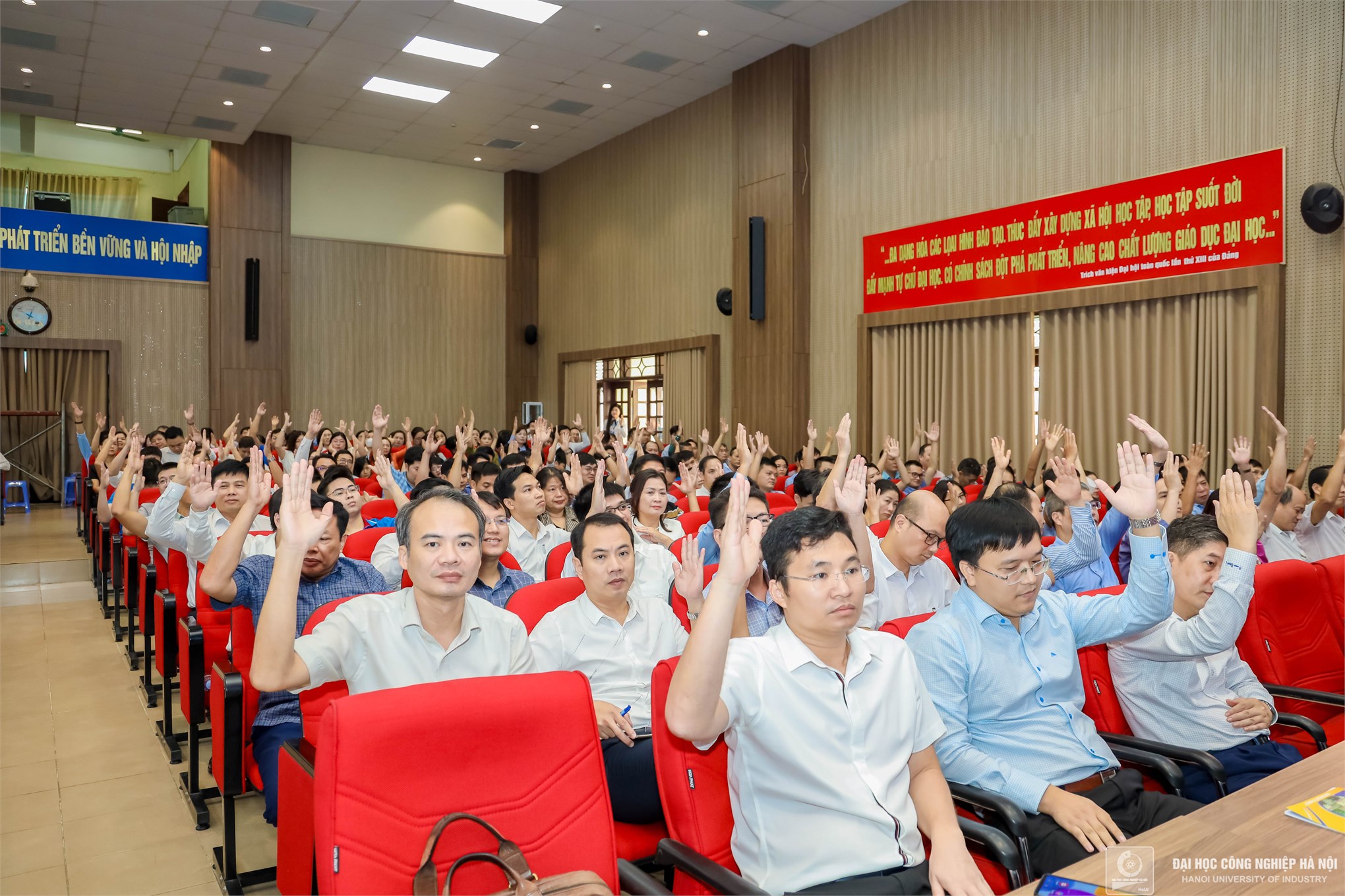 Trường Đại học Công nghiệp Hà Nội: Phát huy hiệu quả tự chủ - Chuyển đổi số mạnh mẽ - Đẩy mạnh hội nhập quốc tế