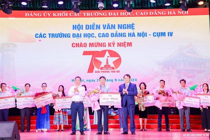 [tapchicongthuong] Đại học Công nghiệp Hà Nội xuất sắc đạt giải Nhất hội diễn nghệ thuật chào mừng kỷ niệm 70 năm Giải phóng Thủ đô