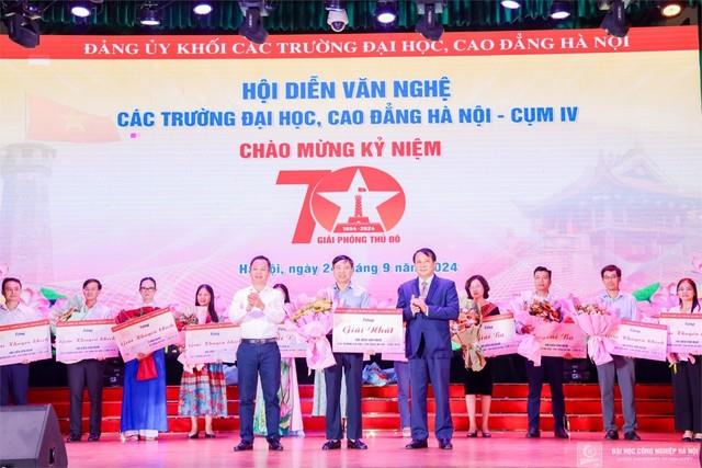 [suckhoedoisong] Đại học Công nghiệp Hà Nội xuất sắc đạt giải Nhất hội diễn nghệ thuật chào mừng kỷ niệm 70 năm Giải phóng Thủ đô (10/10/1954 - 10/10/2024)