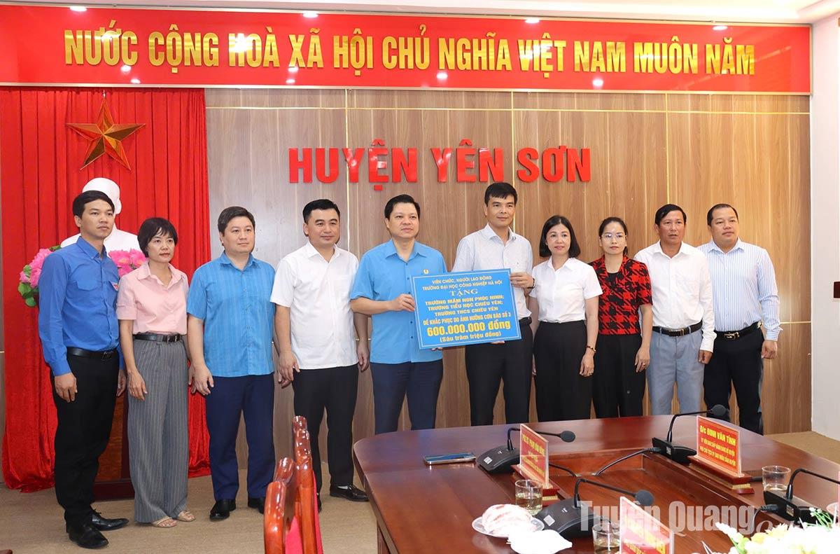 [baotuyenquang] Công đoàn Trường Đại học Công nghiệp Hà Nội trao 600 triệu đồng hỗ trợ xã Chiêu Yên, Phúc Ninh khắc phục bão số 3