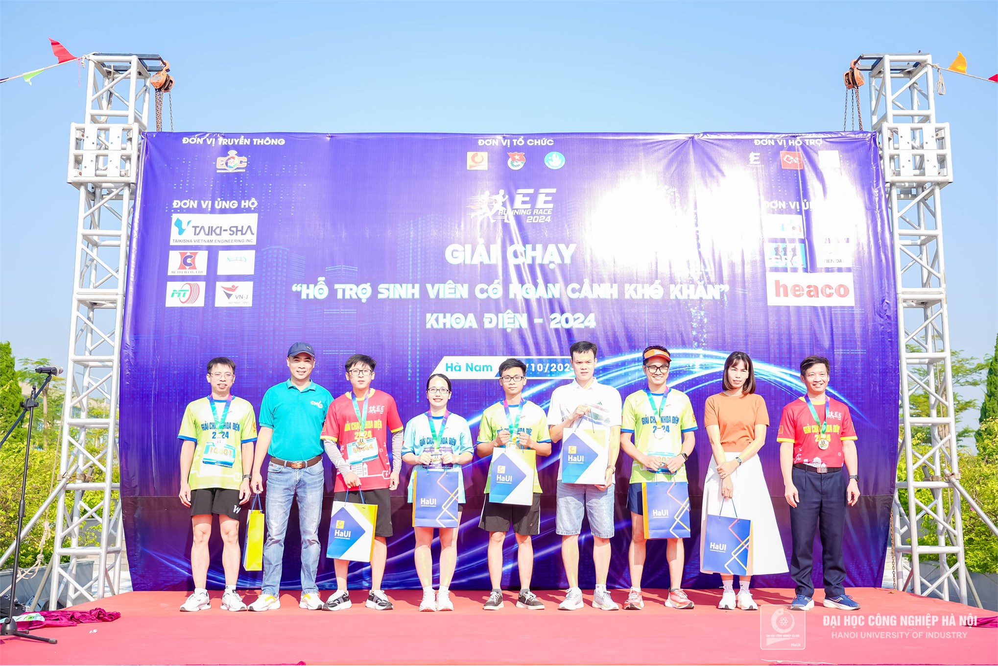 Running event raises funds for underprivileged students