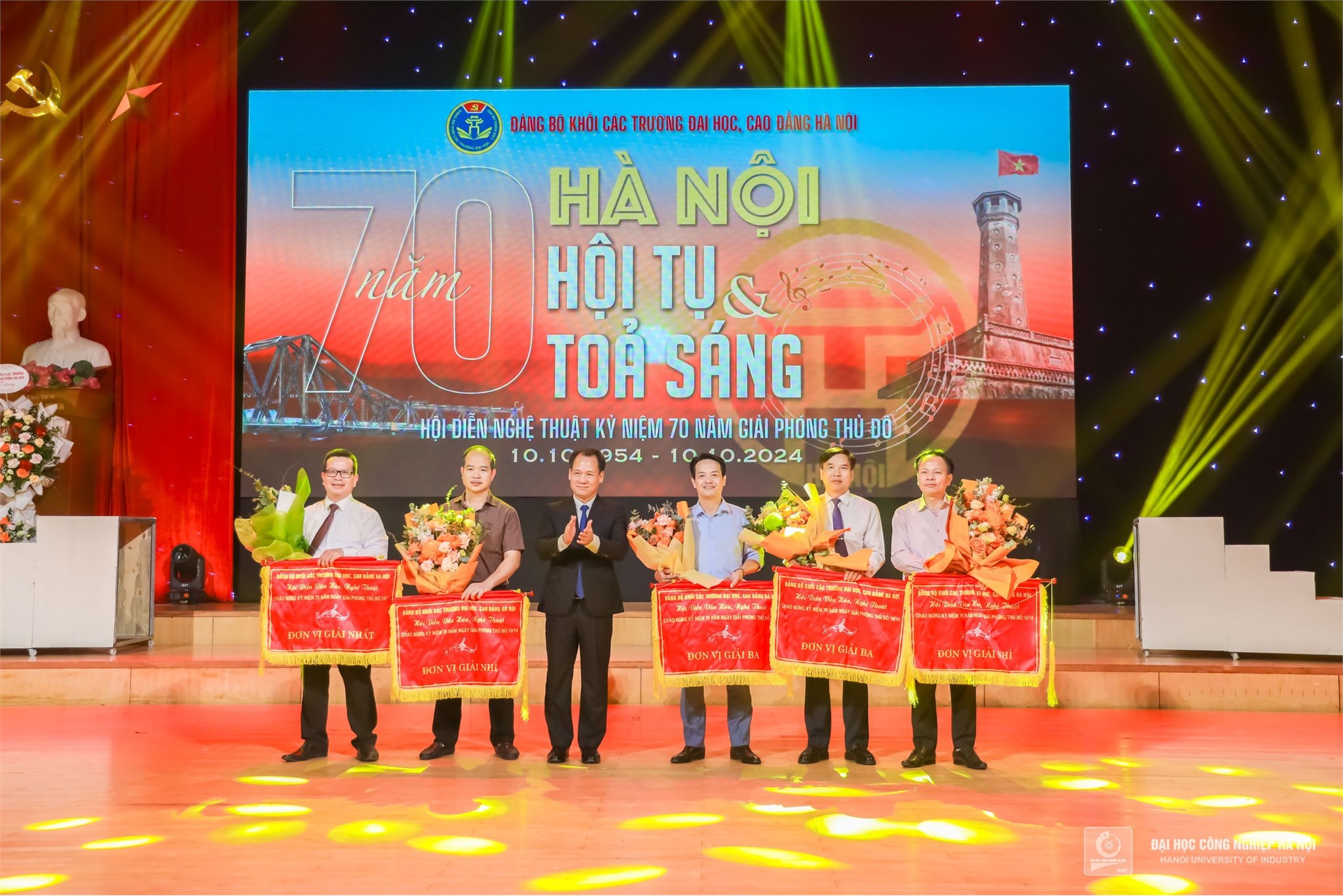 Hanoi University of Industry’s performance stood out as a poignant tribute to the city with its program titled 