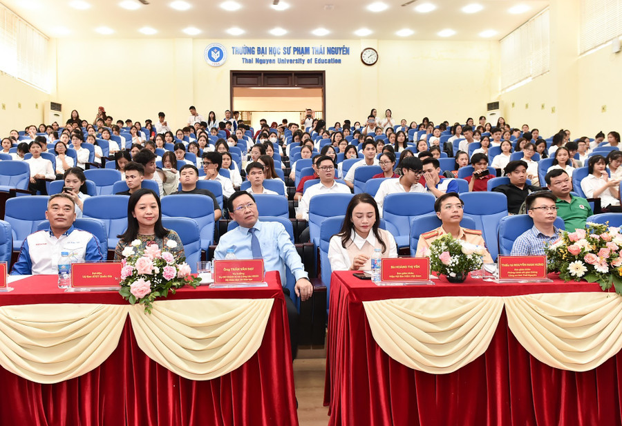 Sinh viên HaUI đạt giải ba Hội thi “Tìm hiểu Luật An toàn Giao thông đường bộ và kỹ năng lái xe mô tô an toàn” khu vực phía Bắc năm 2024