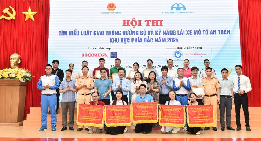 [giaoducthoidai] Nâng cao ý thức chấp hành giao thông cho học sinh, sinh viên