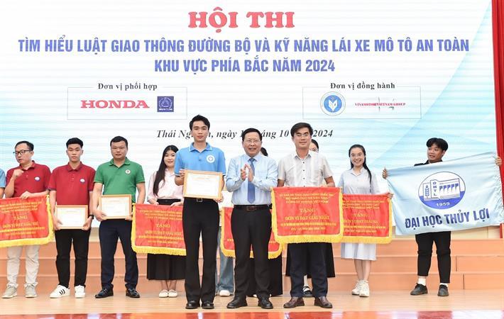 [moet] Hội thi tìm hiểu Luật Giao thông đường bộ và kỹ năng lái xe mô tô an toàn