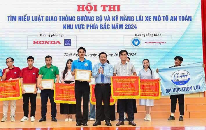 [hpu2] Trường Đại học Sư phạm Hà Nội 2 đạt giải Nhì tại Hội thi “Tìm hiểu Luật Giao thông đường bộ và kỹ năng lái xe mô tô an toàn” khu vực phía Bắc, năm 2024