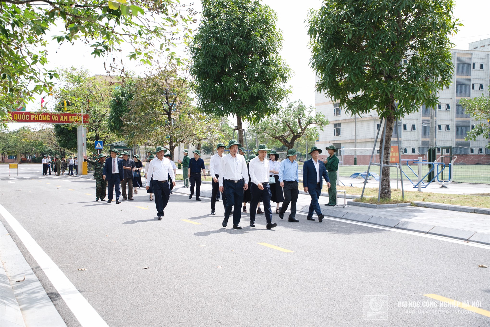 Toạ đàm khoa học “Tháo gỡ rào cản thể chế đối với các cơ sở giáo dục đại học tự chủ”