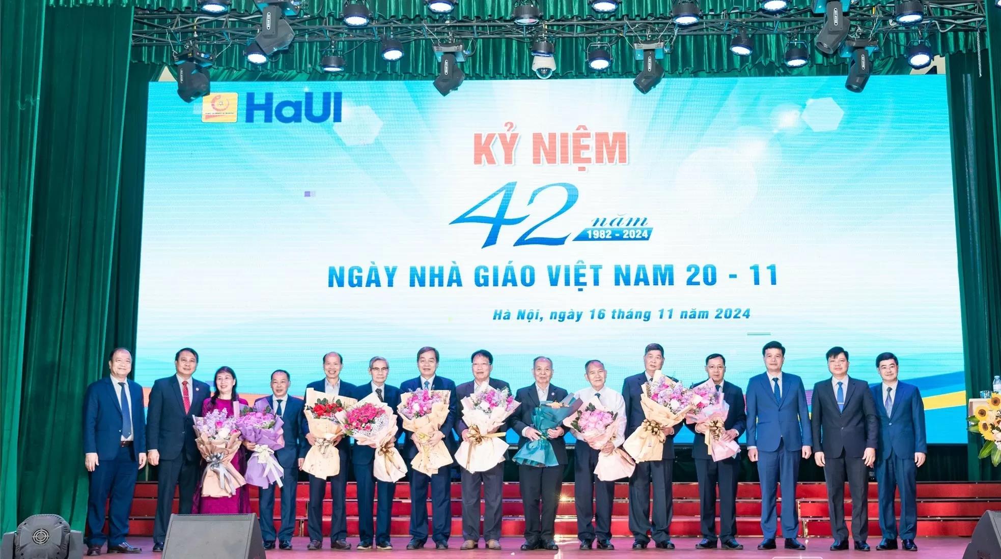 [congthuong] Trường Đại học Công nghiệp Hà Nội công bố các chương trình đào tạo đạt chuẩn quốc gia, quốc tế