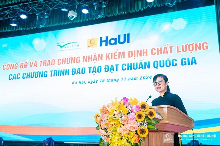 [tapchicongthuong] Đại học Công nghiệp Hà Nội: Có thêm 6 chương trình thạc sĩ đạt chuẩn quốc gia và 5 chương trình đạt chuẩn quốc tế