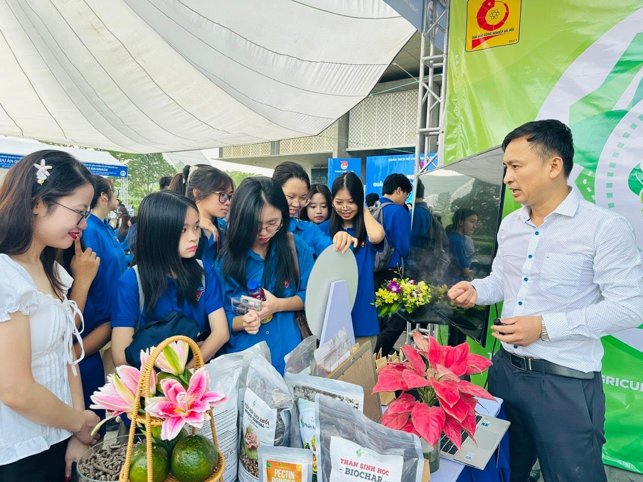 [hanoimoi] Ngày hội quảng bá sản phẩm và kết nối đầu tư của tuổi trẻ Thủ đô