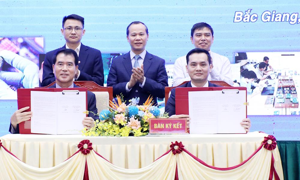 [baobacgiang] Bắc Giang: Nắm bắt cơ hội để phát triển nguồn nhân lực ngành công nghiệp bán dẫn