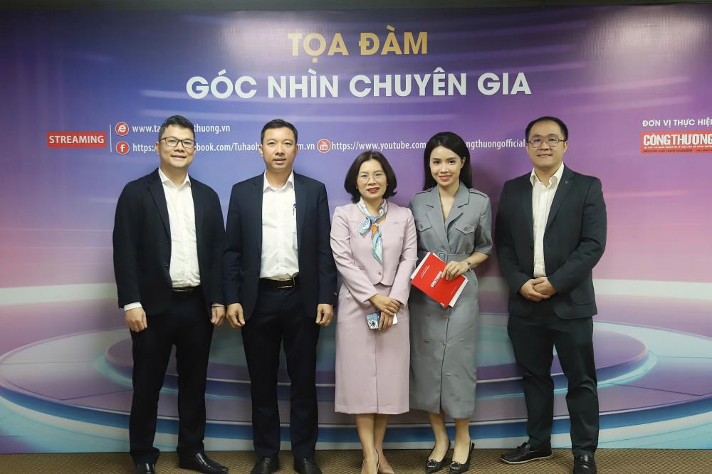 [tapchicongthuong] [TỔNG THUẬT TOẠ ĐÀM] “Số hóa trong lĩnh vực công nghiệp - Bài toán cho các nhà sản xuất”