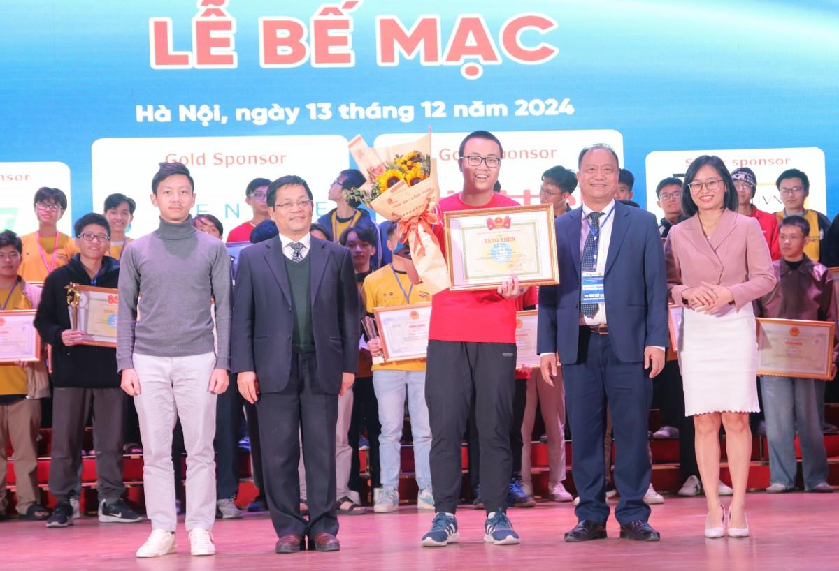 [laodongthudo] Việt Nam xuất sắc giành 2 Huy chương Vàng tại ICPC Asia Hanoi 2024