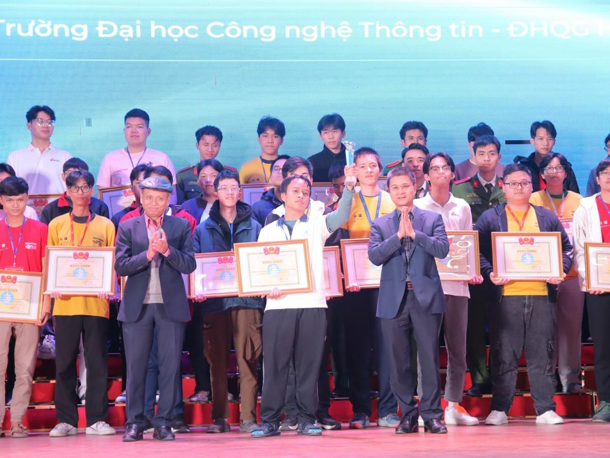 [laodongthudo] Việt Nam xuất sắc giành 2 Huy chương Vàng tại ICPC Asia Hanoi 2024