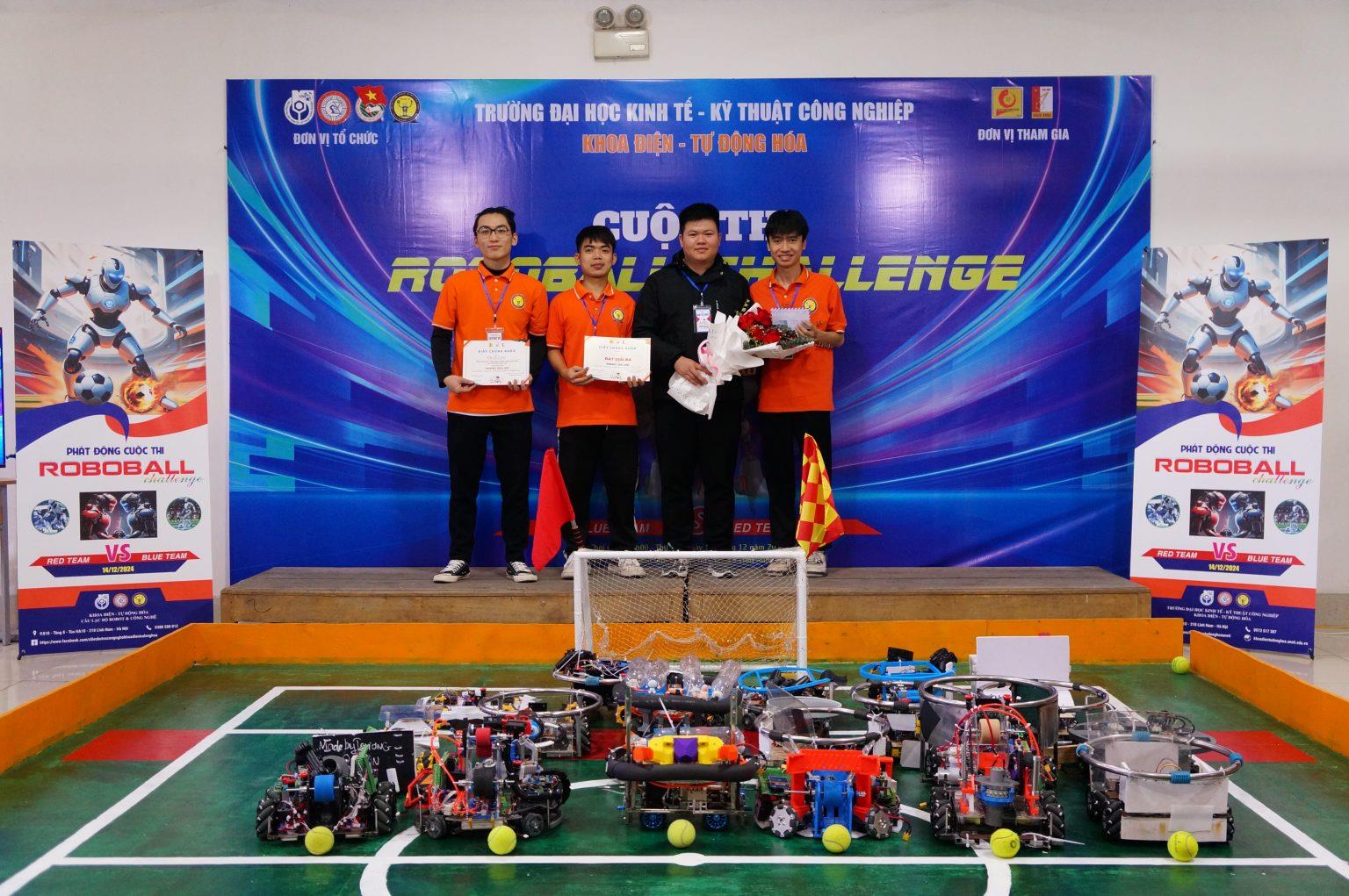 [uneti] “ROBOBALL CHALLENGE” – Cuộc thi sáng tạo robot dành cho sinh viên