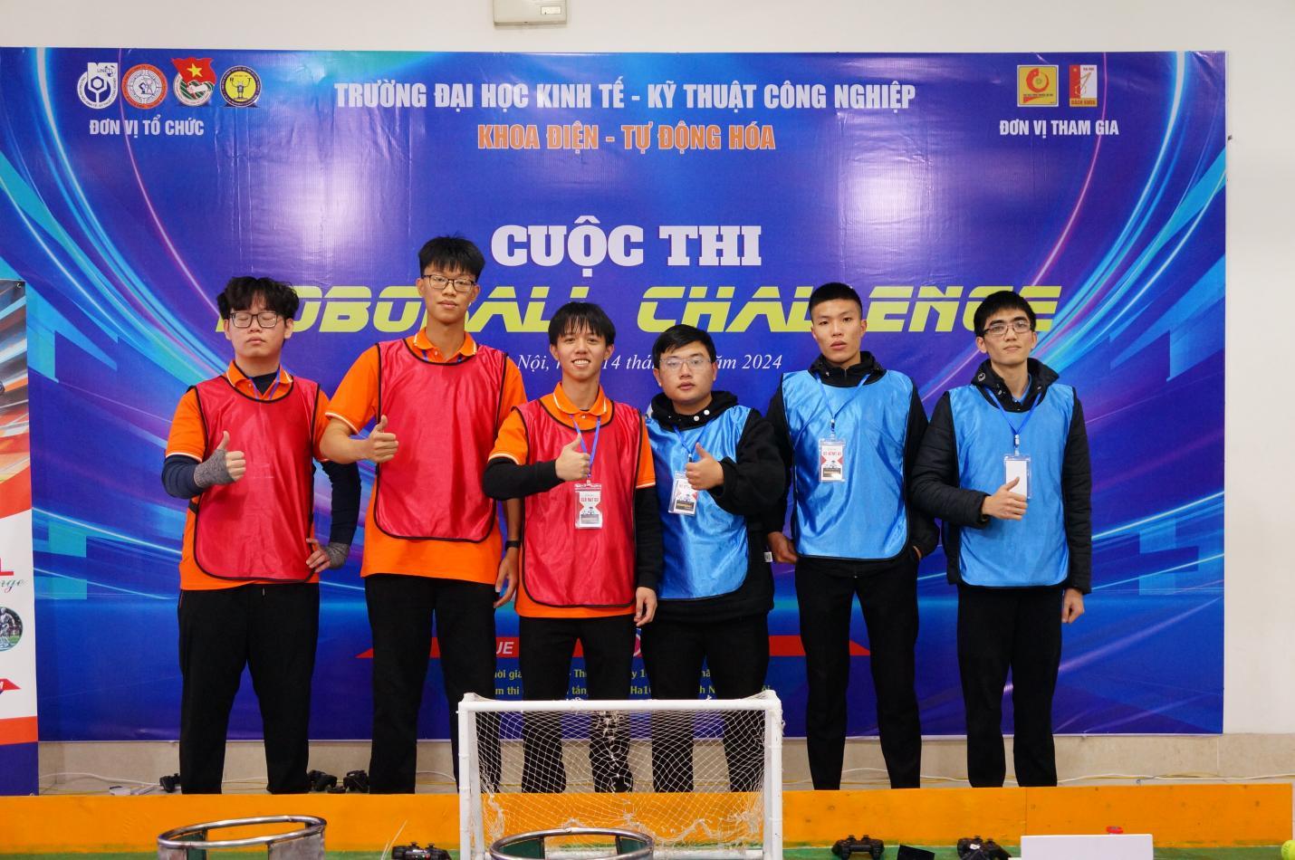 [uneti] “ROBOBALL CHALLENGE” – Cuộc thi sáng tạo robot dành cho sinh viên