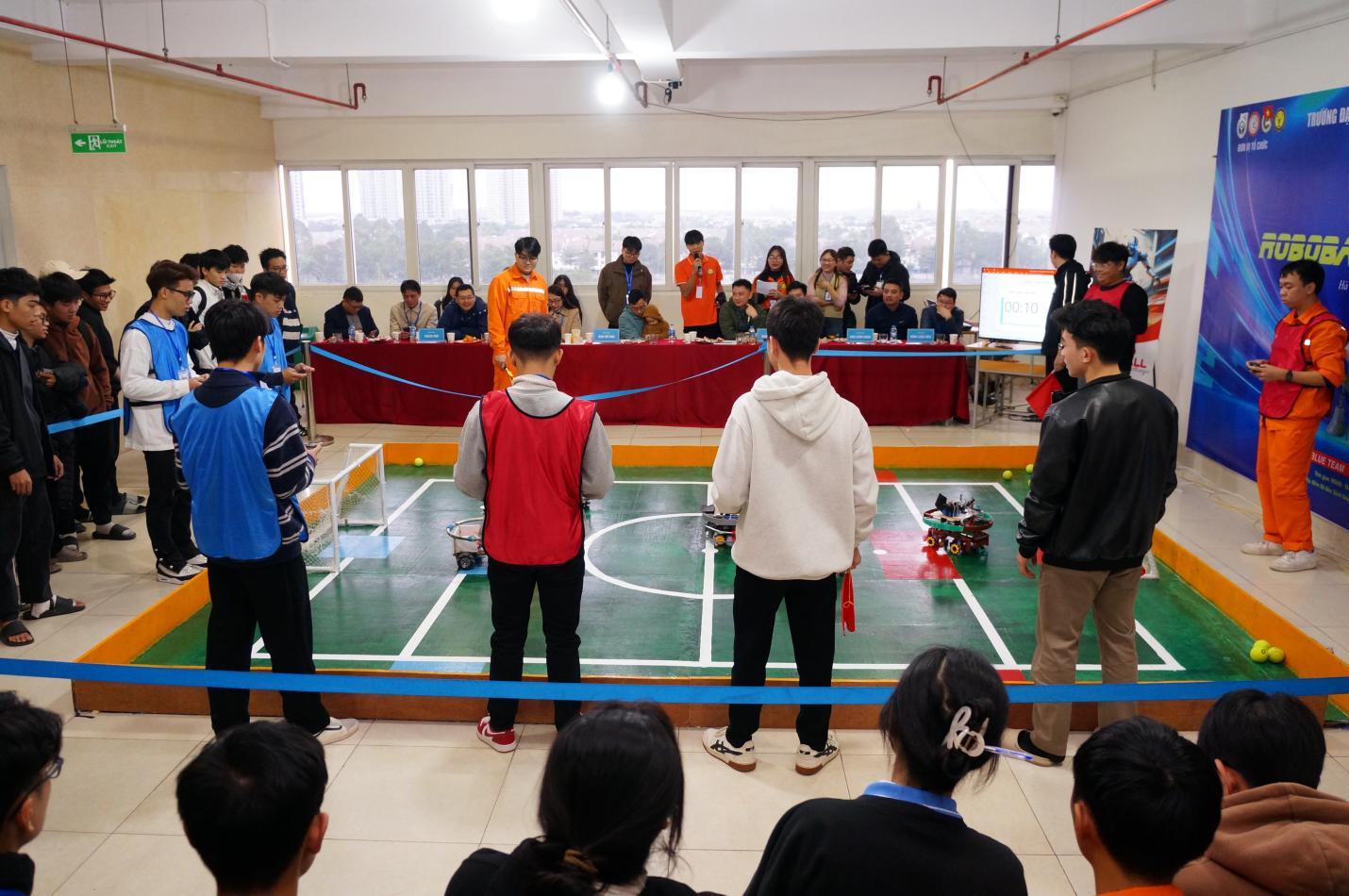 [uneti] “ROBOBALL CHALLENGE” – Cuộc thi sáng tạo robot dành cho sinh viên