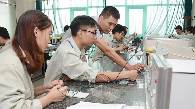 [daidoanket] Miễn, giảm học phí cho sinh viên ngành bán dẫn