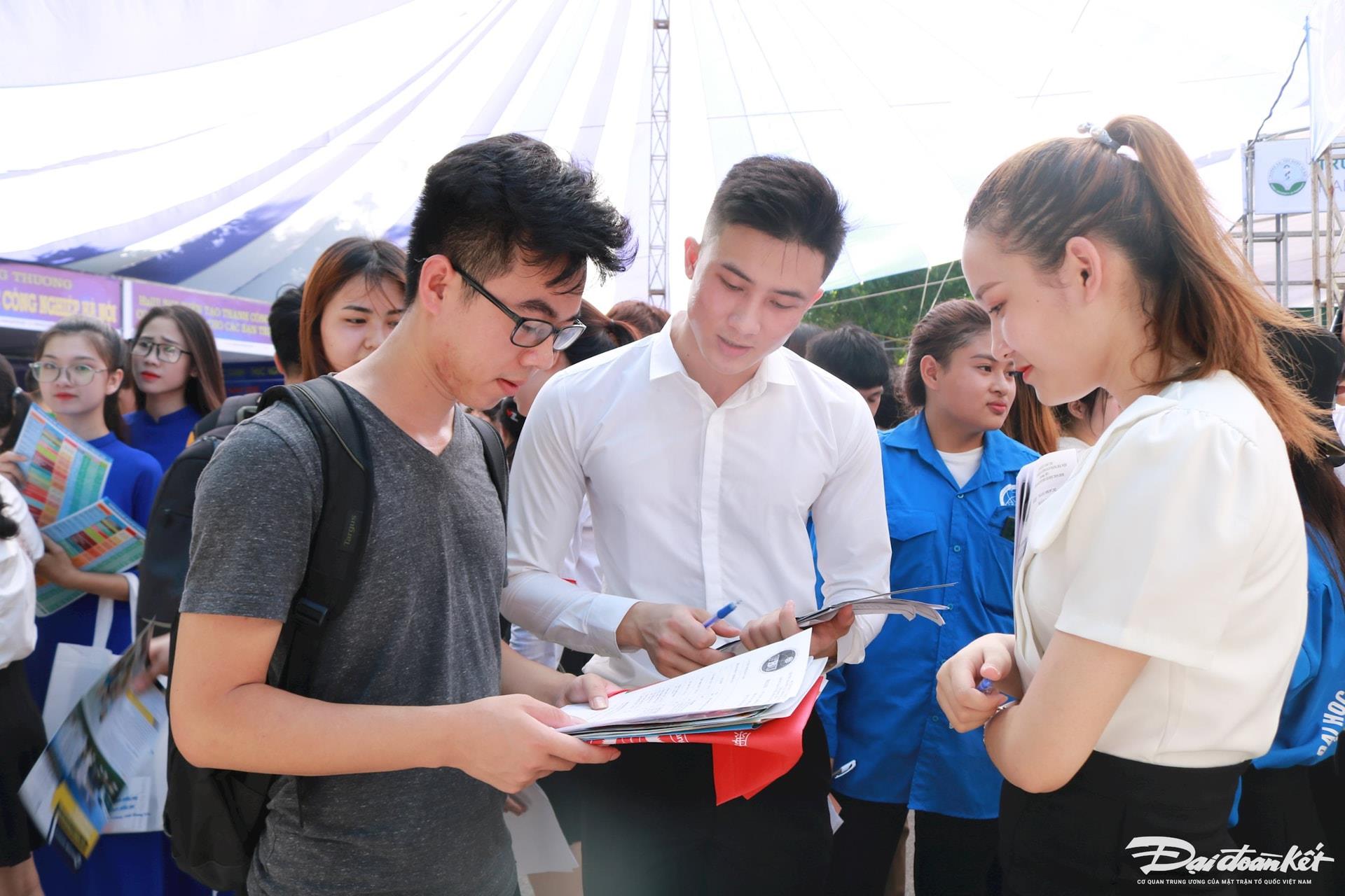 [daidoanket] Tuyển sinh đại học 2025: Thêm nhiều trường bỏ xét tuyển học bạ