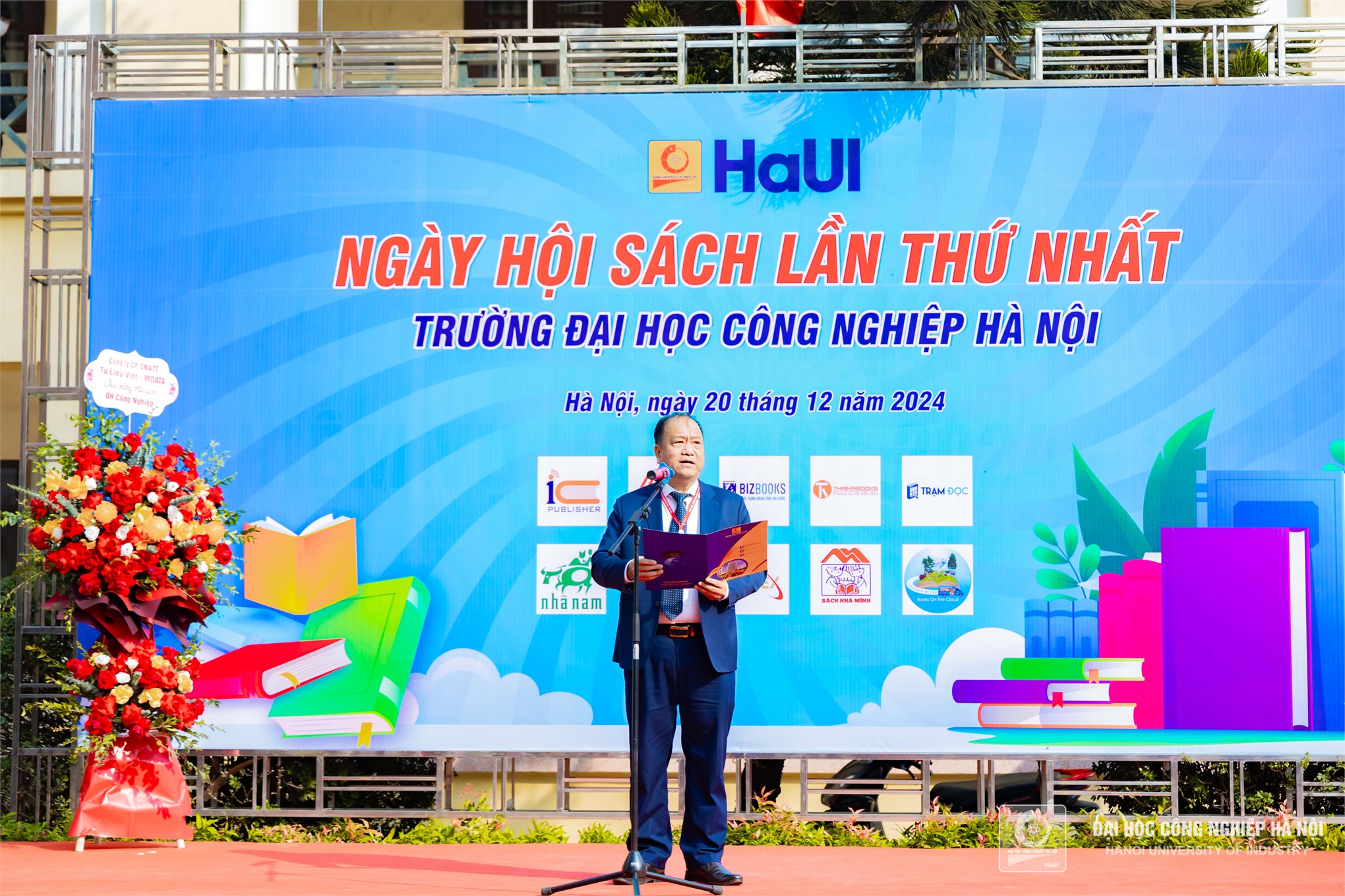 Ngày hội sách HaUI lần thứ nhất: Lan tỏa tri trức – Kết nối tương lai