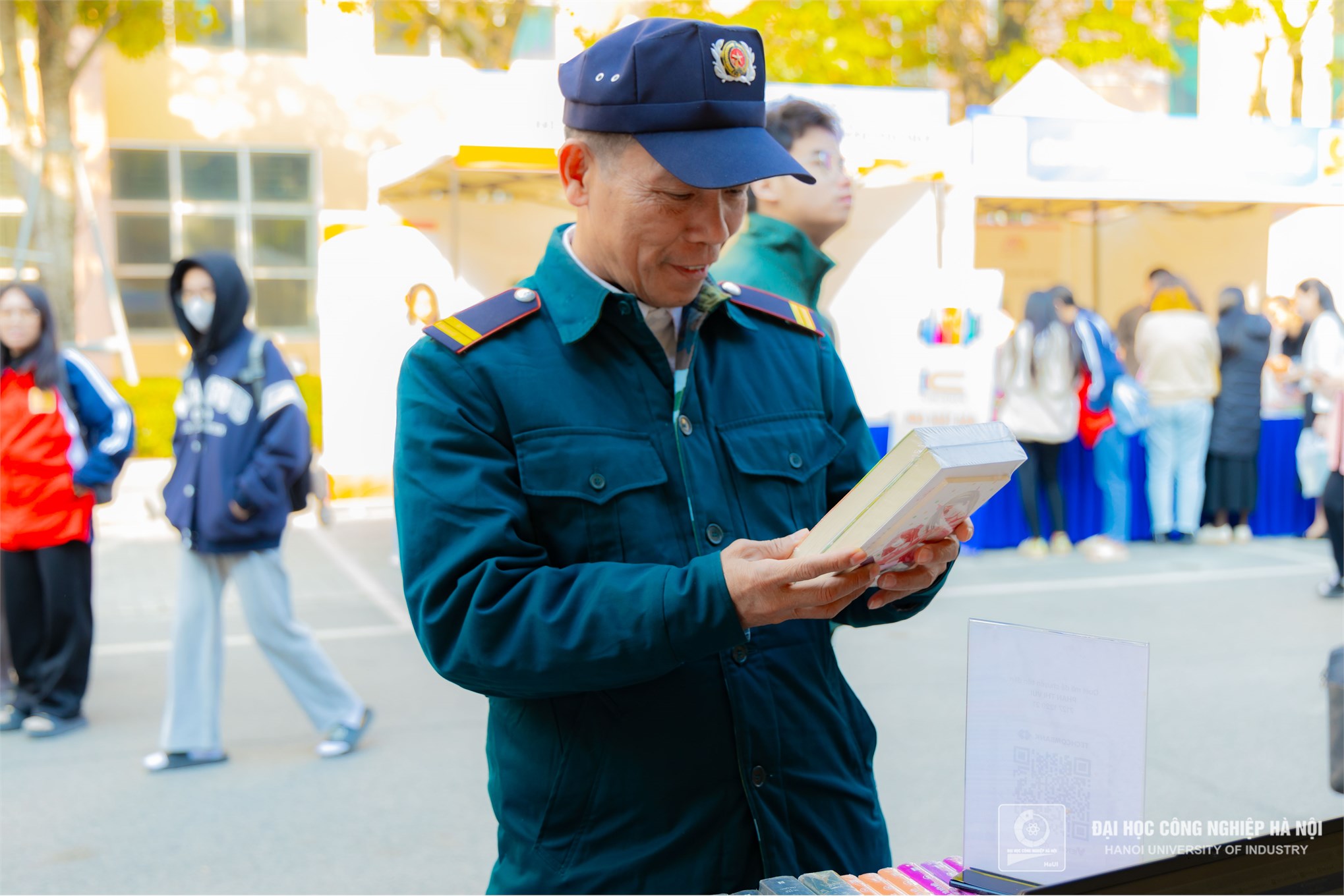 Ngày hội sách HaUI lần thứ nhất: Lan tỏa tri trức – Kết nối tương lai