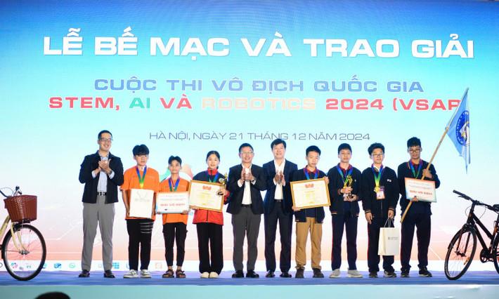 [daibieunhandan] Tin tức giáo dục nổi bật tuần qua: Thay đổi trong xét tuyển đại học, cảnh báo lừa đảo sinh viên...