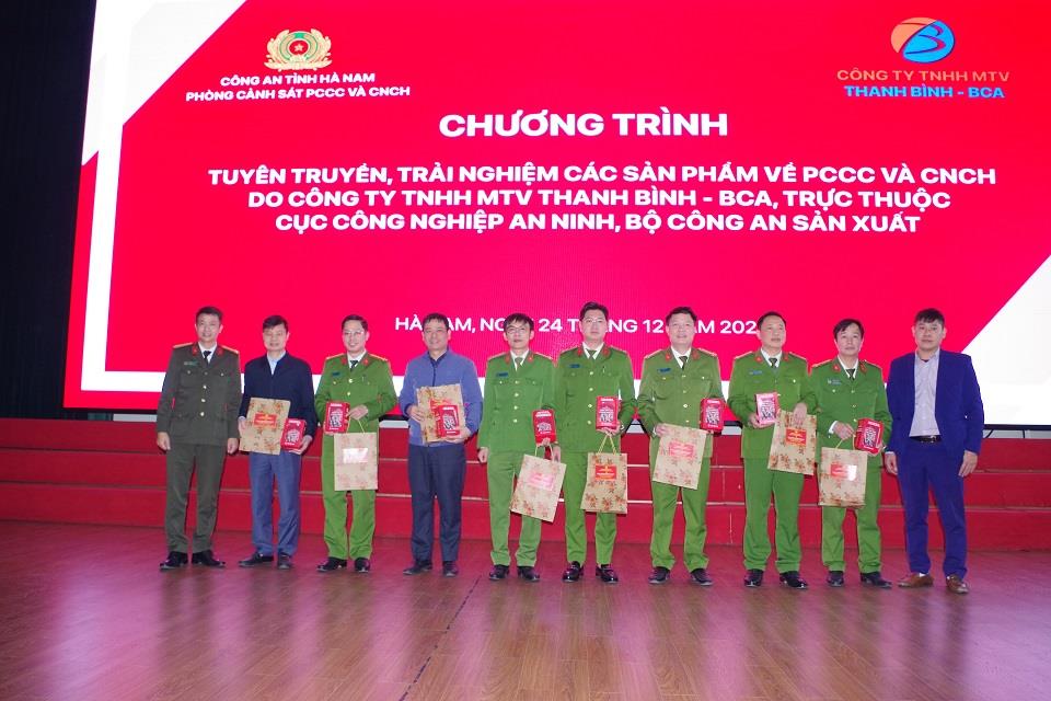 [hanam] Tuyên truyền, trải nghiệm các sản phẩm PCCC và CNCH