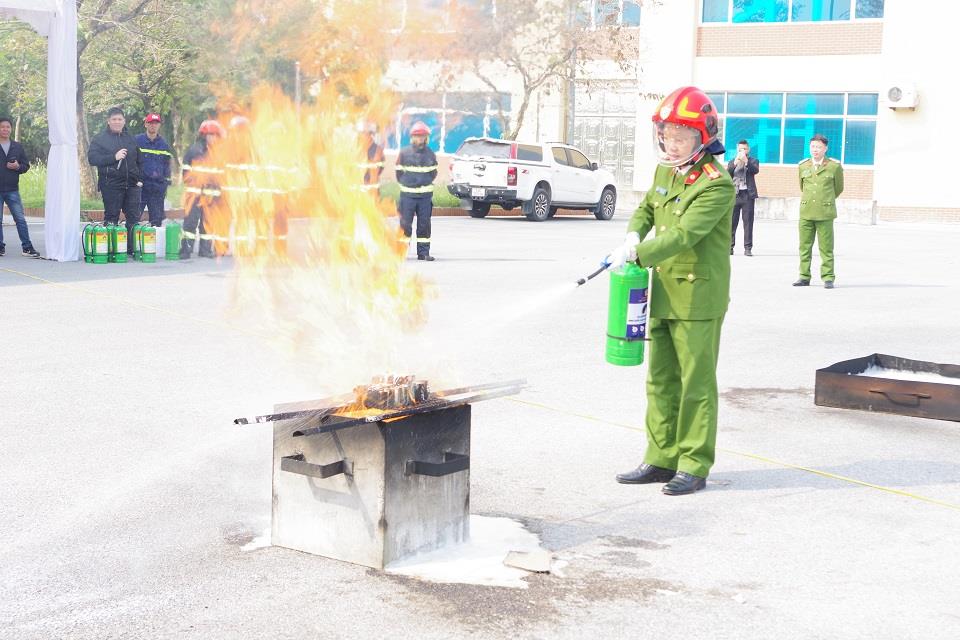 [hanam] Tuyên truyền, trải nghiệm các sản phẩm PCCC và CNCH