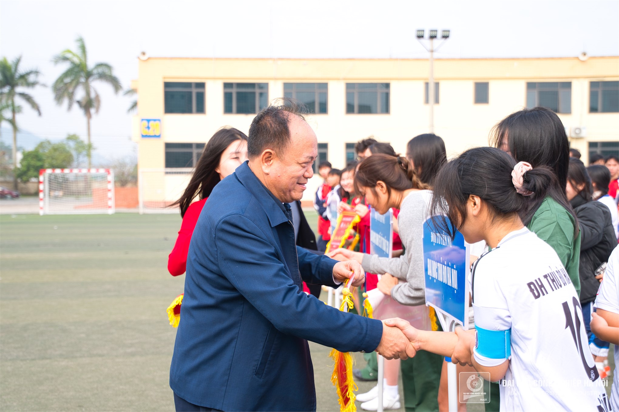 Trường Đại học Công nghiệp Hà Nội: Giáo dục toàn diện, quan tâm phát triển triển thể chất sinh viên