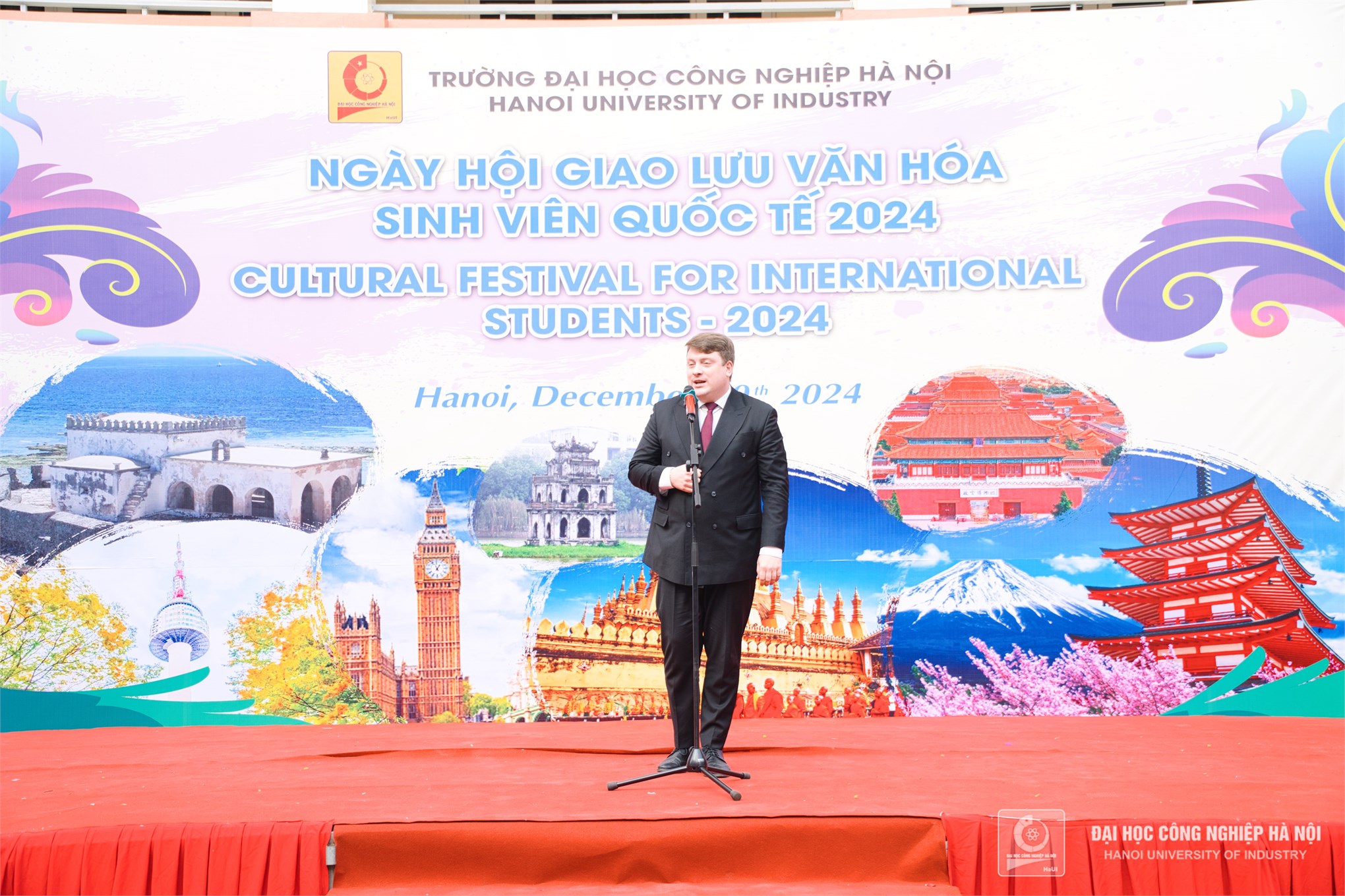 HaUI Hosts 2024 International Student Cultural Festival