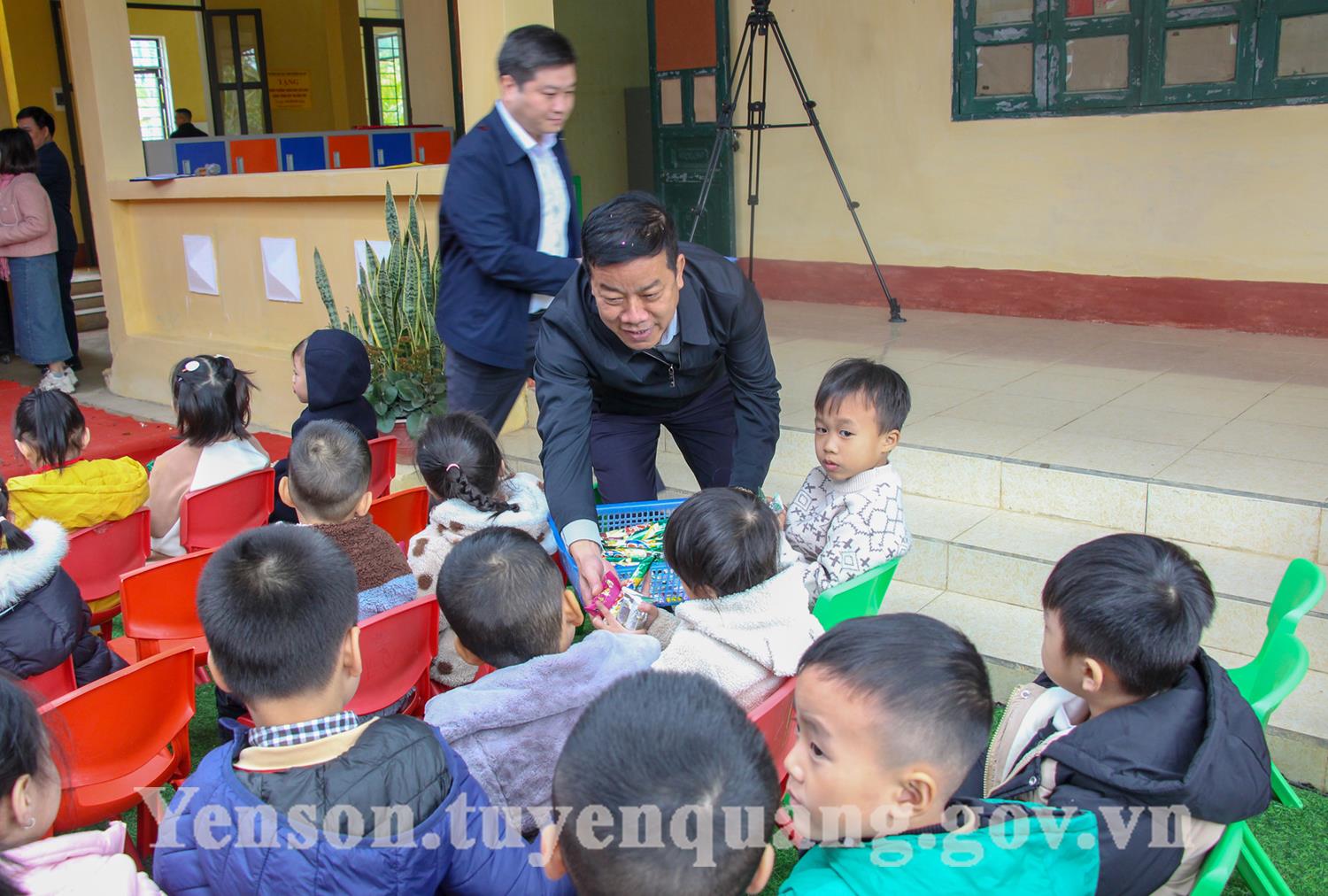 [tuyenquang] Khánh thành và bàn giao công trình “Bếp ăn bán trú” điểm trường Cầu Giát, trường Mầm non Phúc Ninh