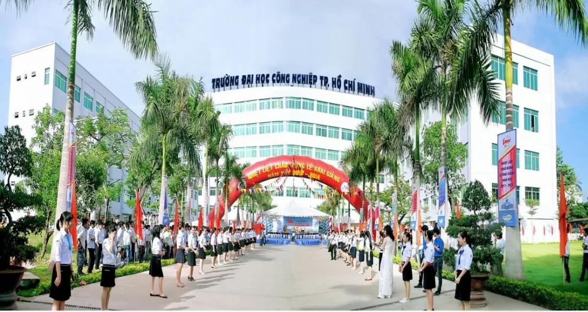 [congthuong] 4 trường đại học ngành Công Thương lọt Top 50 Việt Nam