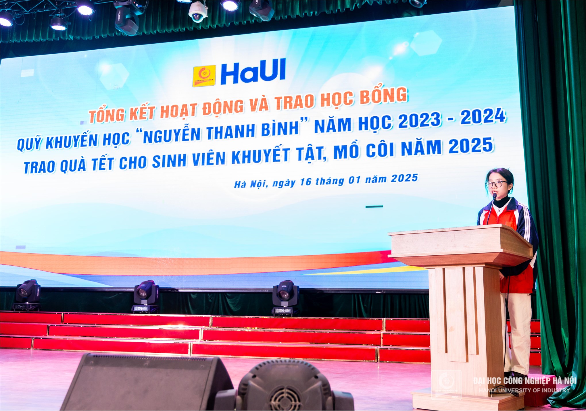 Học bổng Nguyễn Thanh Bình – Chắp cánh ước mơ cho sinh viên