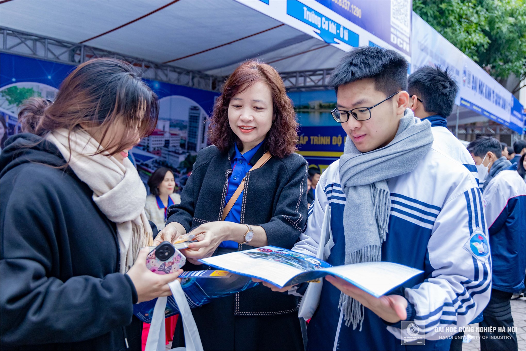 HaUI provides Admission Counseling for 2025 in Thanh Hoa and Nghe An