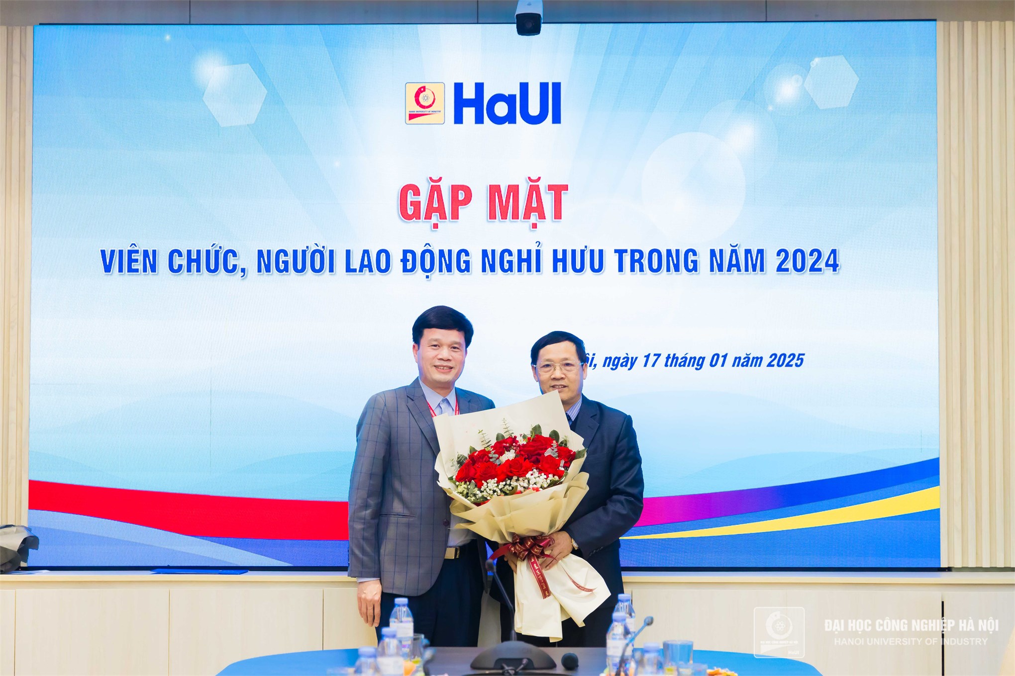 Ấm áp buổi gặp mặt viên chức nghỉ hưu năm 2024