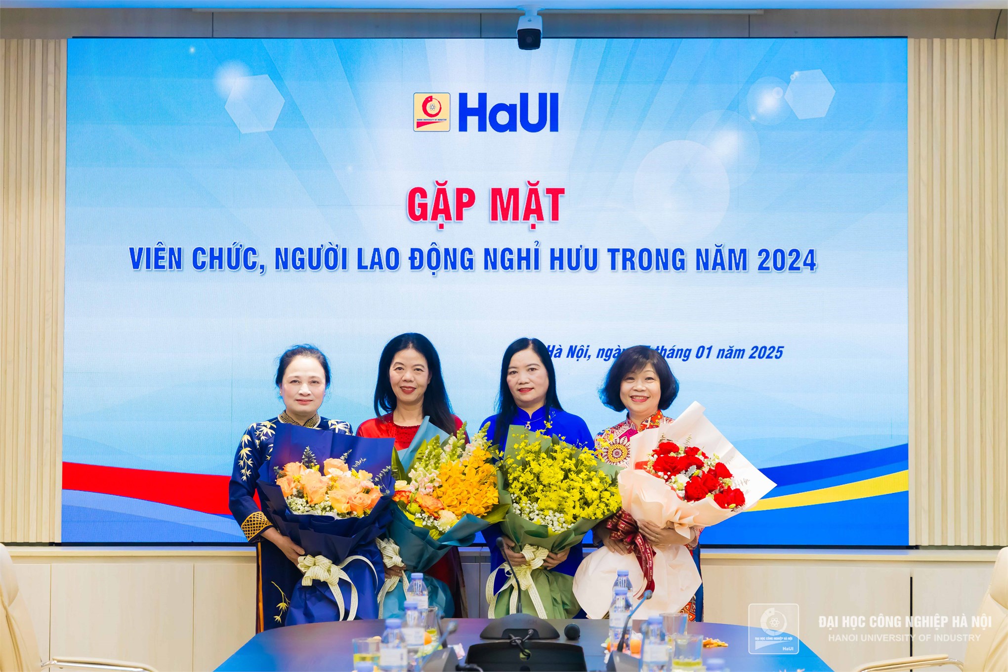 Ấm áp buổi gặp mặt viên chức nghỉ hưu năm 2024