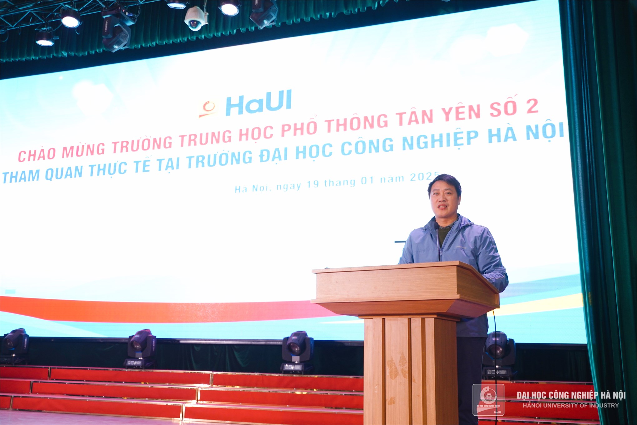 Tuyển sinh đại học chính quy năm 2025: HaUI hướng đến kiến tạo một thế hệ công dân hội nhập quốc tế