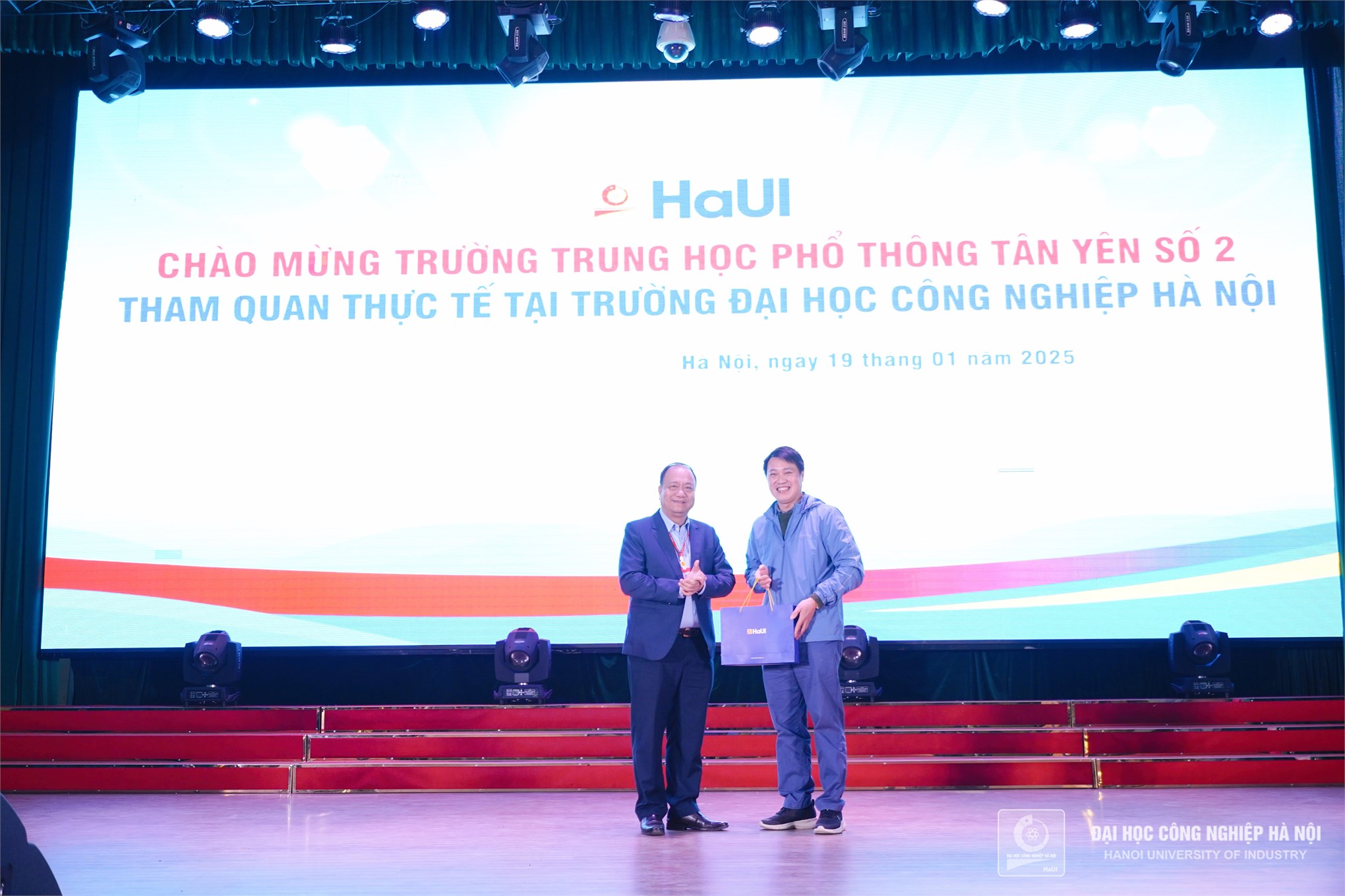 Tuyển sinh đại học chính quy năm 2025: HaUI hướng đến kiến tạo một thế hệ công dân hội nhập quốc tế