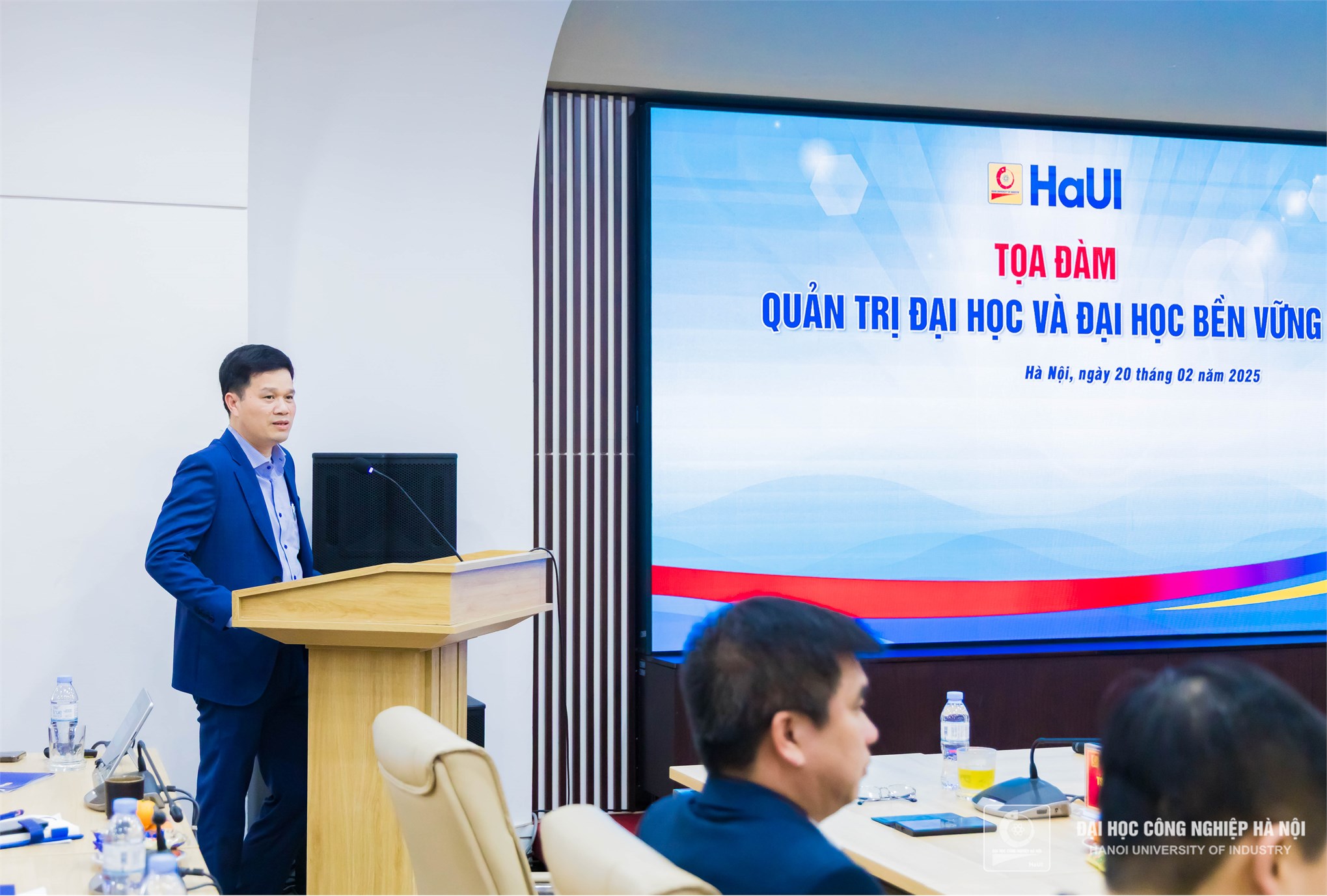 Quản trị đại học bắt đầu từ tư duy đổi mới của lãnh đạo đại học và đội ngũ