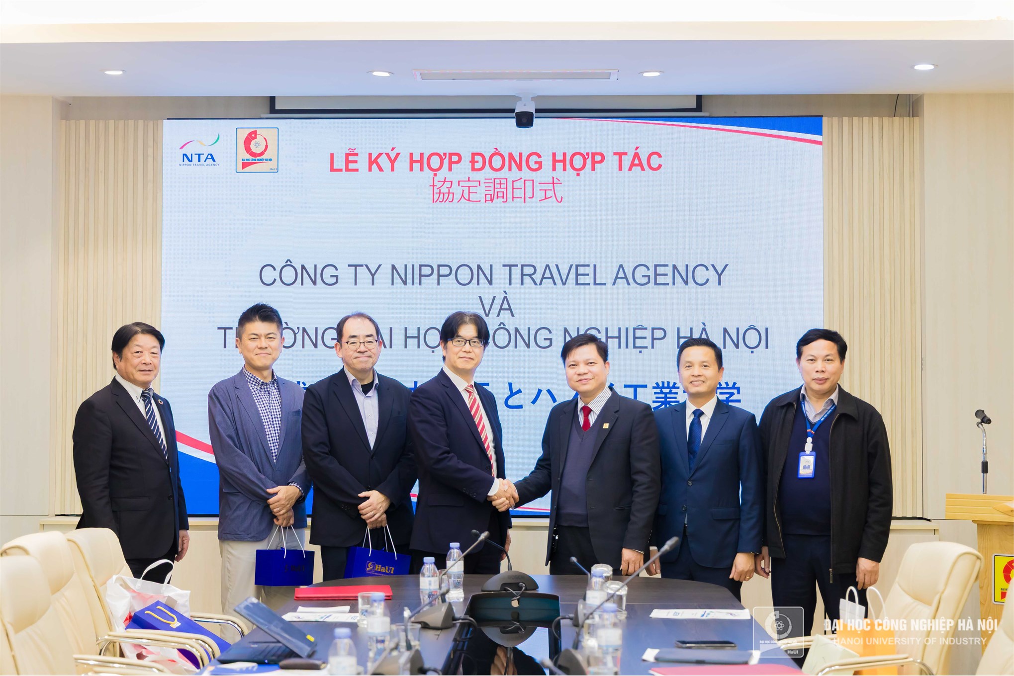 HaUI – Nippon Travel Agency ký thỏa thuận hợp tác phát triển nhân lực tại Nhật Bản