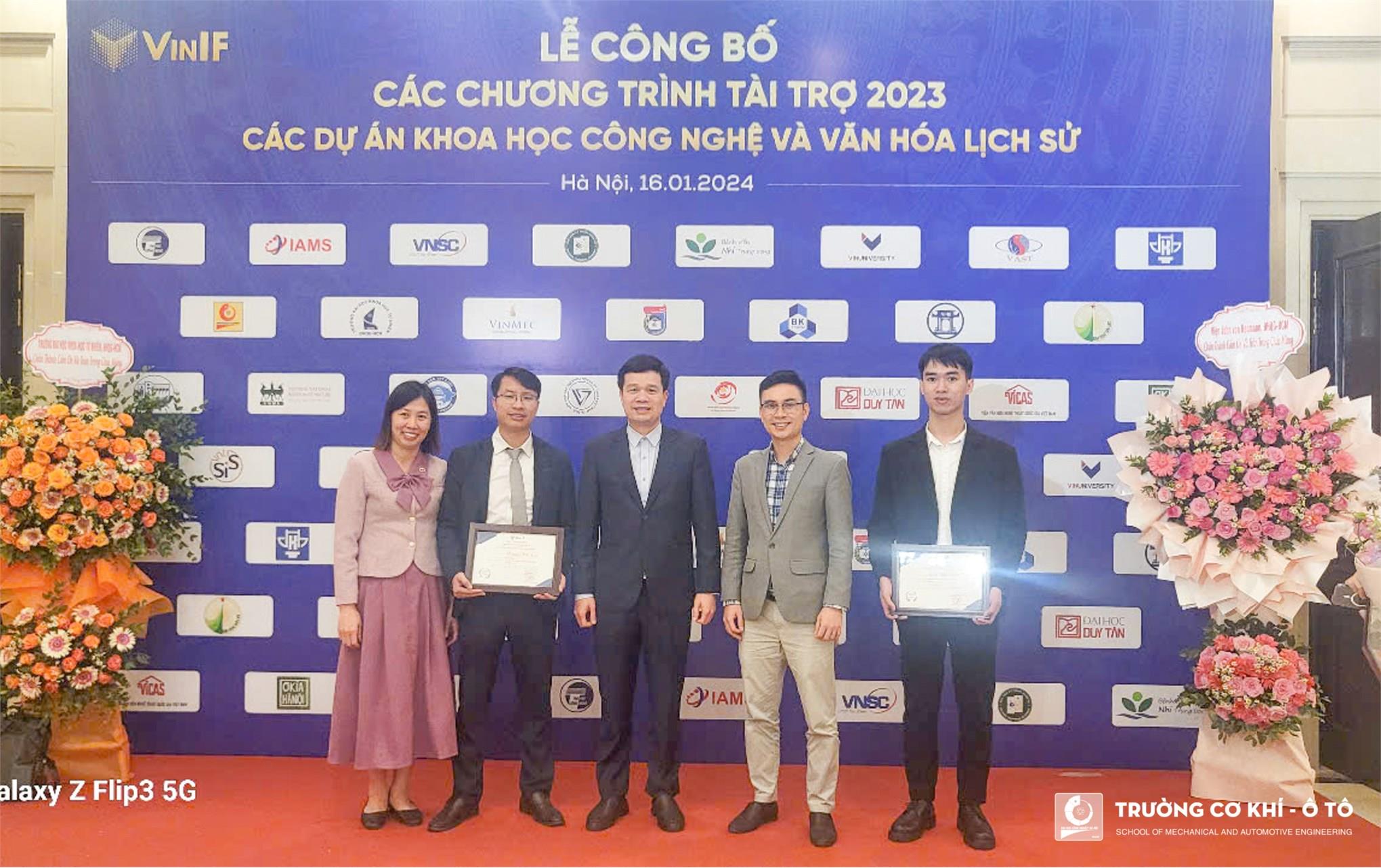 Thanh xuân rực rỡ của chàng học viên đam mê nghiên cứu khoa học