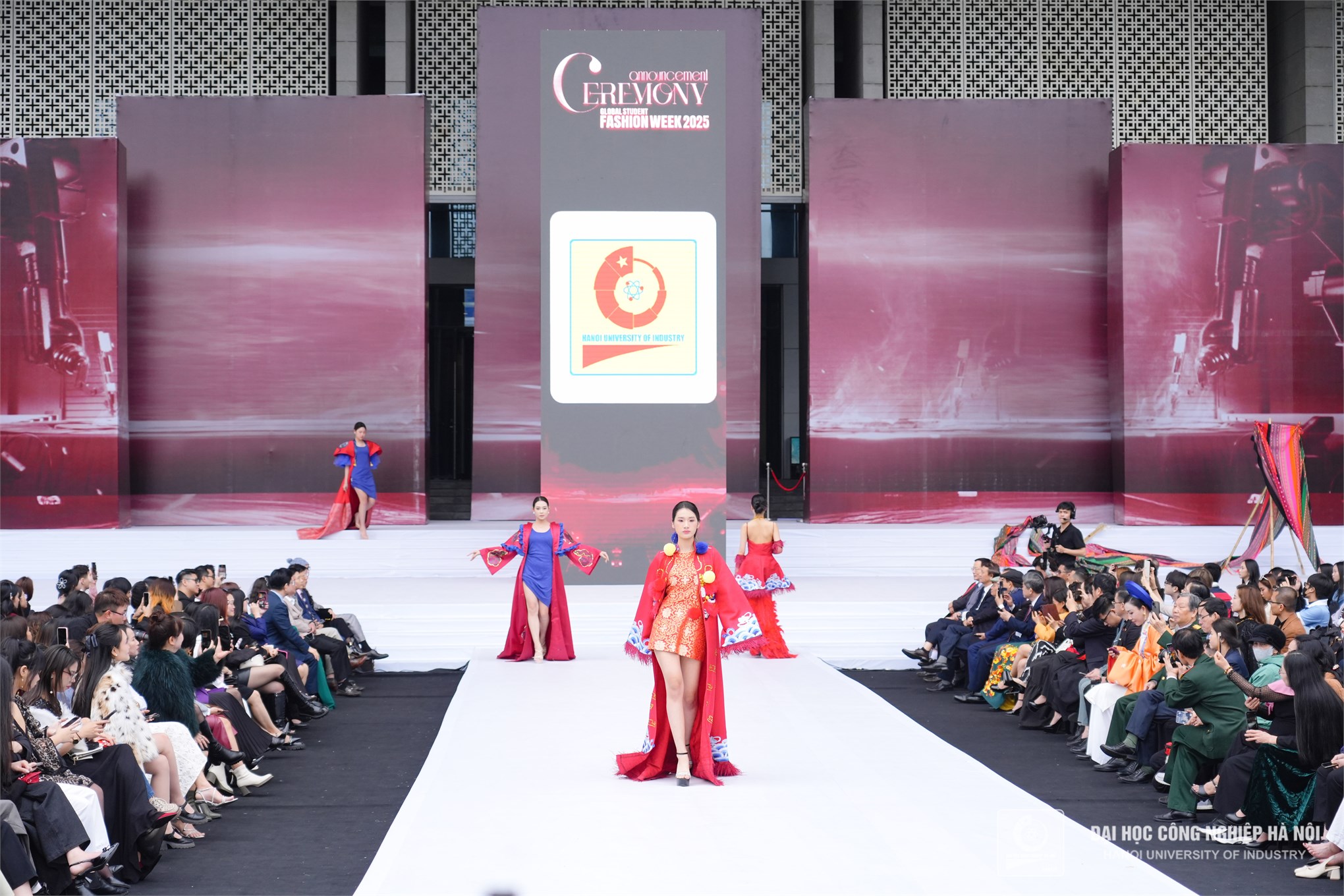 “Hồn Việt” tại Global Student Fashion Week 2025 - Sự giao thoa giữa truyền thống và hiện đại trong thiết kế dạ hội từ sinh viên ngành Thiết kế Thời trang HaUI