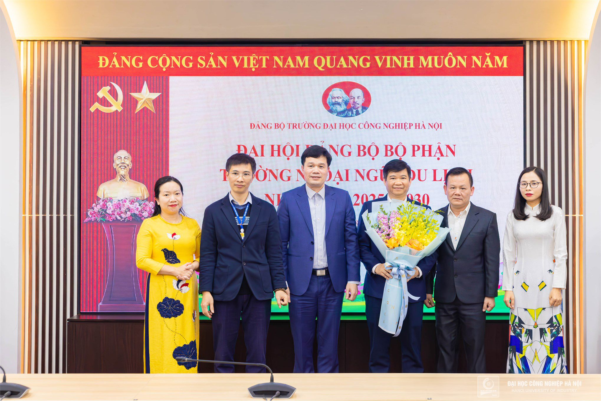 Đại hội các chi bộ, đảng bộ bộ phận: Đổi mới phương thức lãnh đạo, phát huy vai trò của công tác cán bộ để nâng cao năng lực lãnh đạo của Đảng