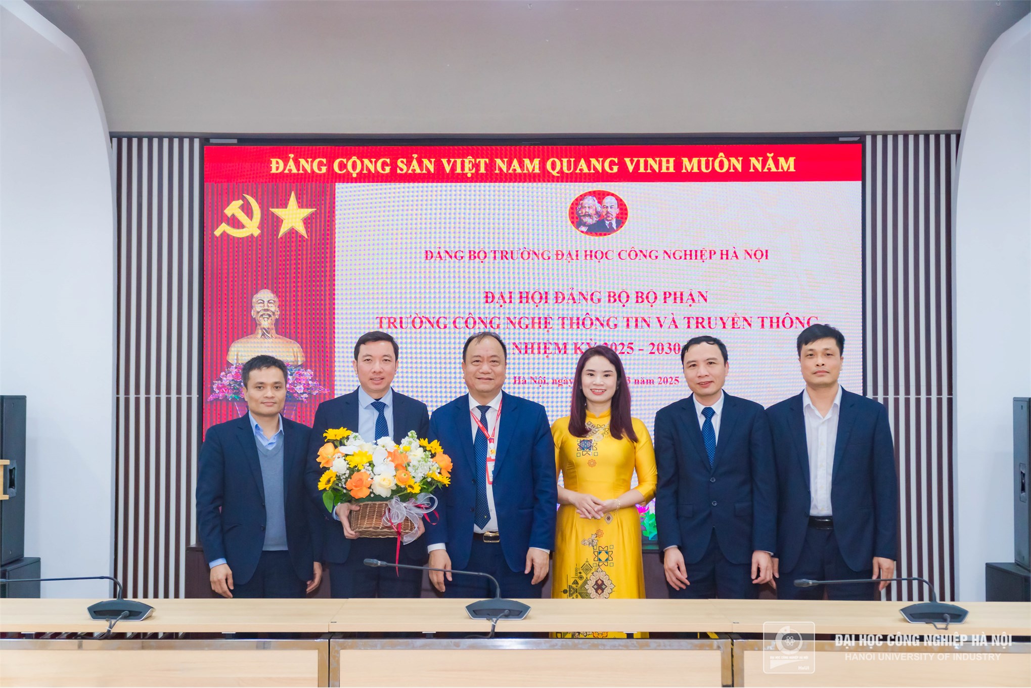 Đại hội các chi bộ, đảng bộ bộ phận: Đổi mới phương thức lãnh đạo, phát huy vai trò của công tác cán bộ để nâng cao năng lực lãnh đạo của Đảng