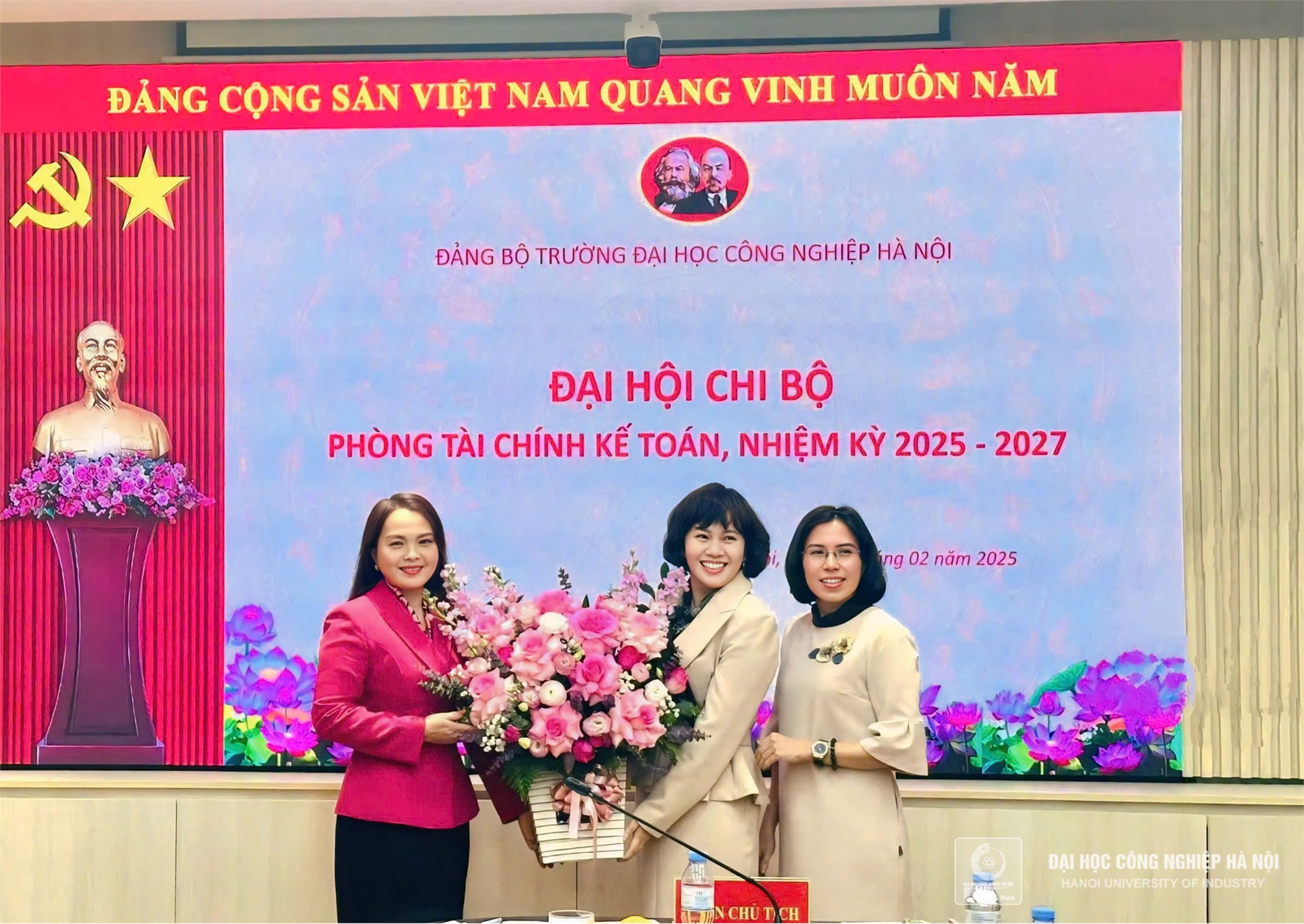 Đại hội các chi bộ, đảng bộ bộ phận: Đổi mới phương thức lãnh đạo, phát huy vai trò của công tác cán bộ để nâng cao năng lực lãnh đạo của Đảng