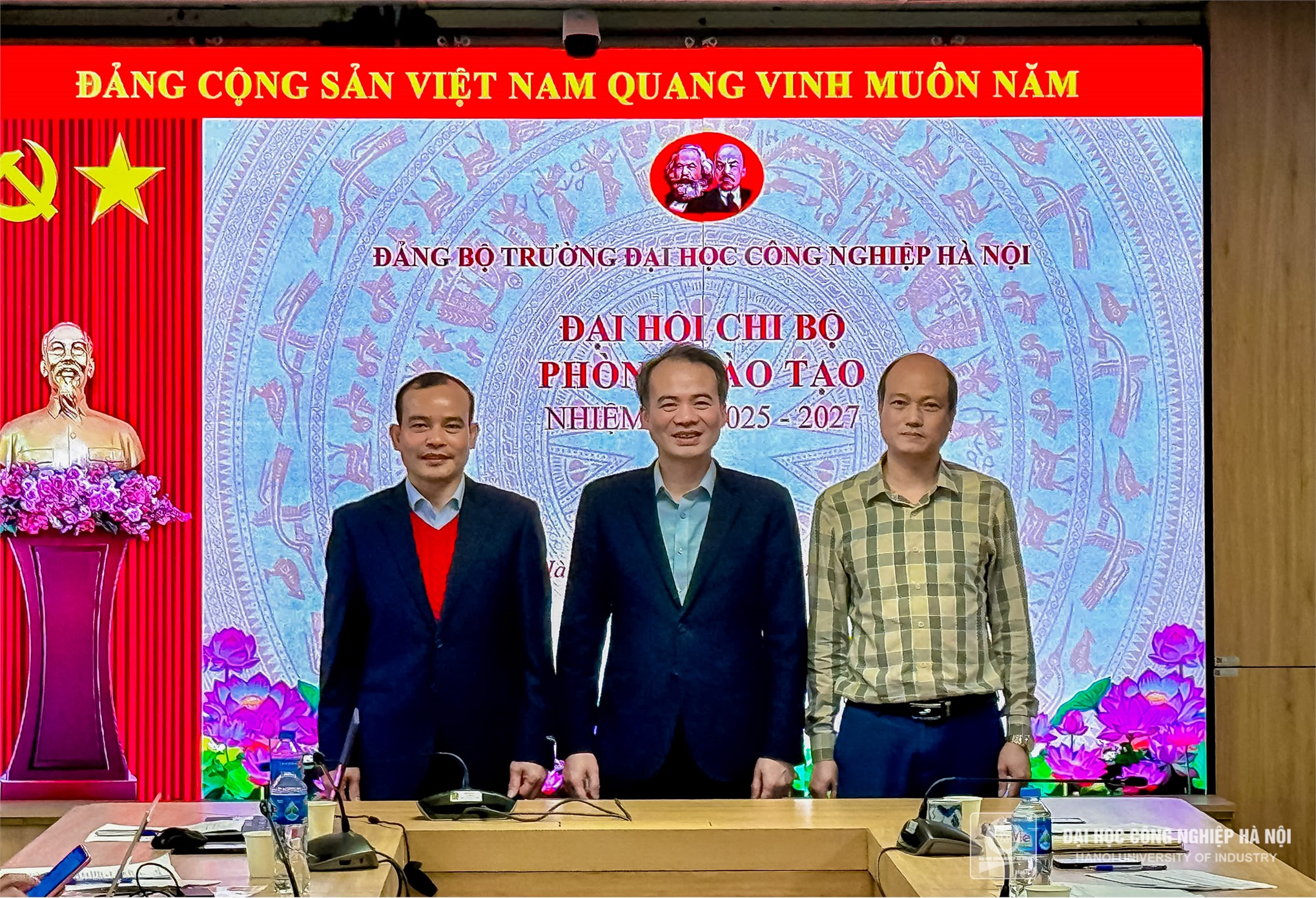 Đại hội các chi bộ, đảng bộ bộ phận: Đổi mới phương thức lãnh đạo, phát huy vai trò của công tác cán bộ để nâng cao năng lực lãnh đạo của Đảng