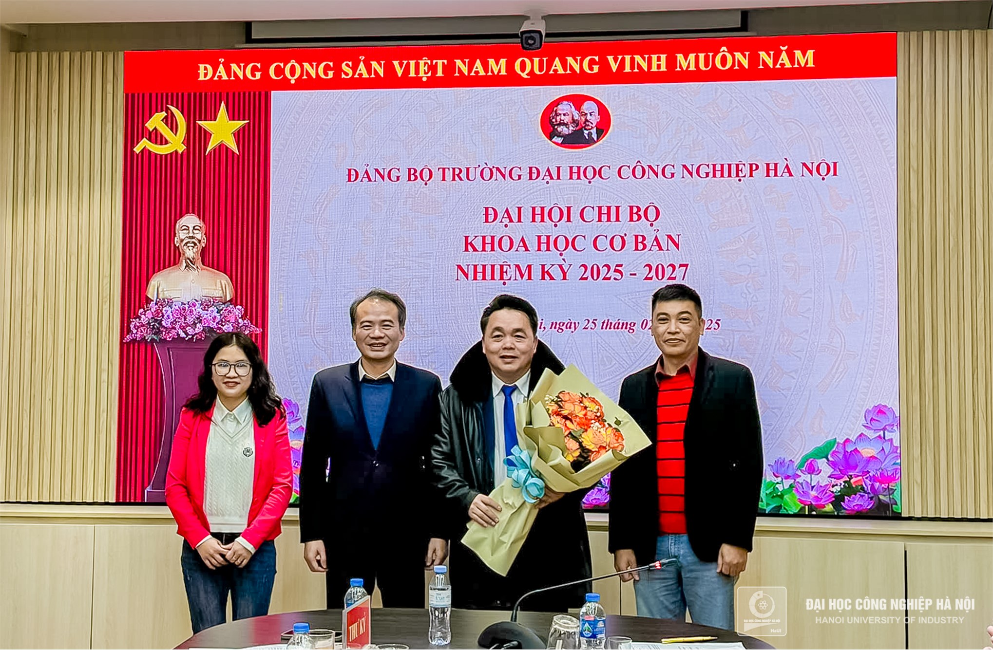 Đại hội các chi bộ, đảng bộ bộ phận: Đổi mới phương thức lãnh đạo, phát huy vai trò của công tác cán bộ để nâng cao năng lực lãnh đạo của Đảng